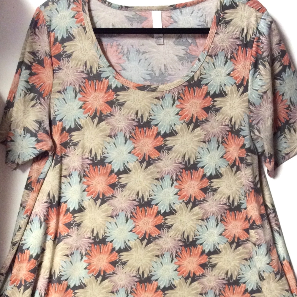 LuLaRoe Perfect T